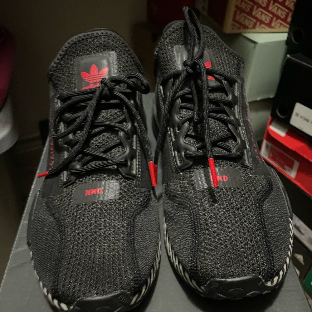 Adidas NMD_R1 V2 Black Sneakers